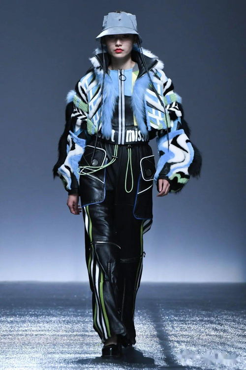 聚焦 滴水穿石,初心如磐 江西服裝學(xué)院2021中國國際大學(xué)生時裝周演繹 卅之舞